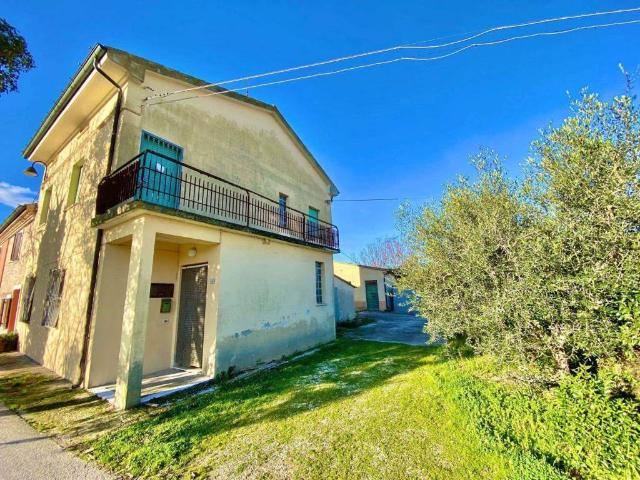 Villa Indipendente in vendita a Colli al Metauro, Marche