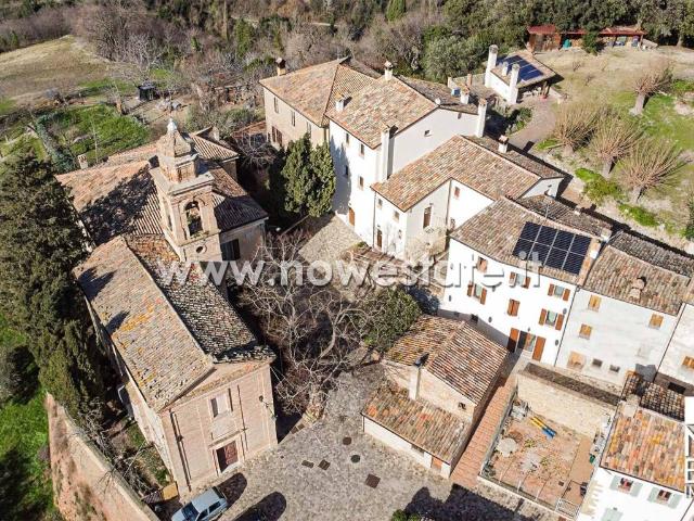 Villa Indipendente in vendita a Colli al Metauro, Marche