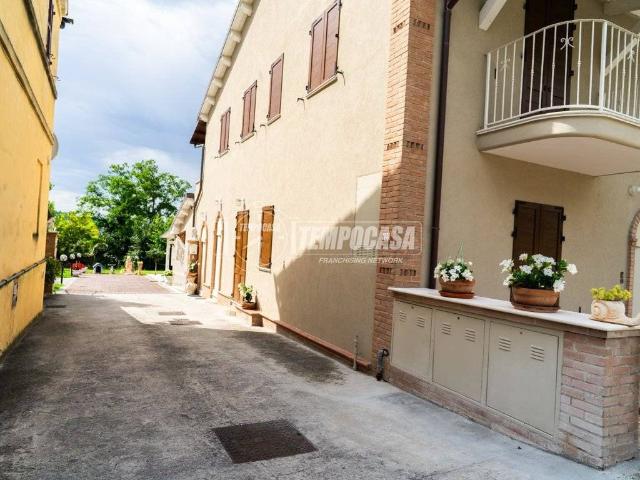Villa Indipendente in vendita a Colli al Metauro, Marche