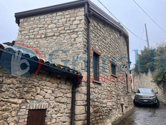 Villa Indipendente in vendita a Colli Verdi, Calghera