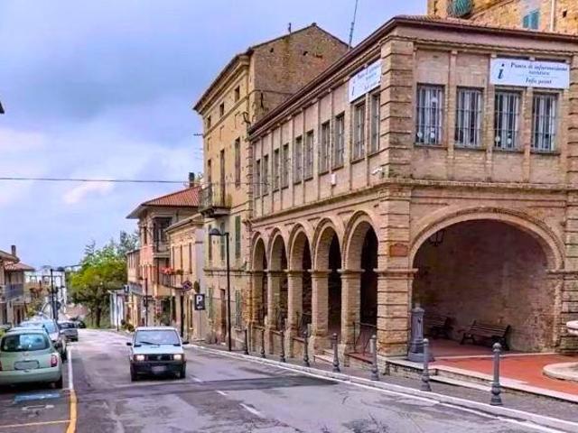 Villa Indipendente in vendita a Unione dei Comuni della Val Vibrata, Colonnella