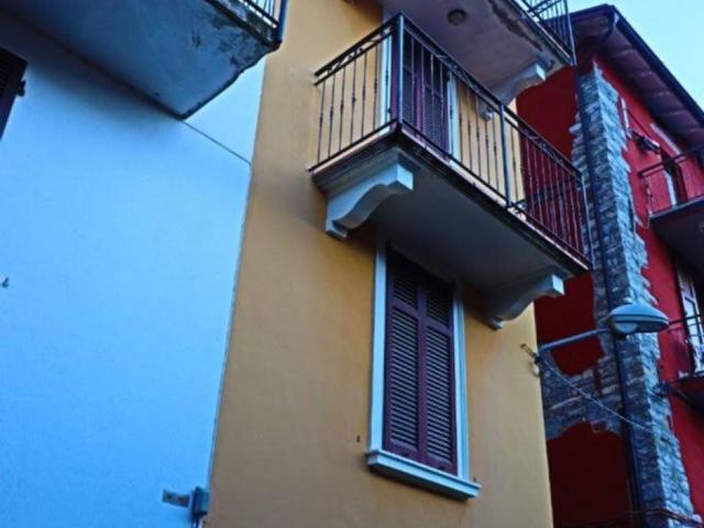 Villa Indipendente in vendita a Colonno, Lombardia