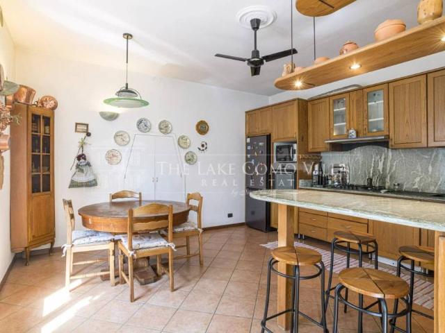 Villa Indipendente in vendita a Colonno, Lombardia