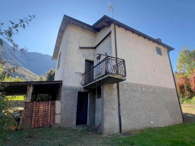 Villa Indipendente in vendita a Colorina, Lombardia