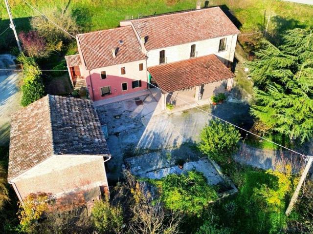 Villa Indipendente in vendita a Colorno, Reggio Emilia