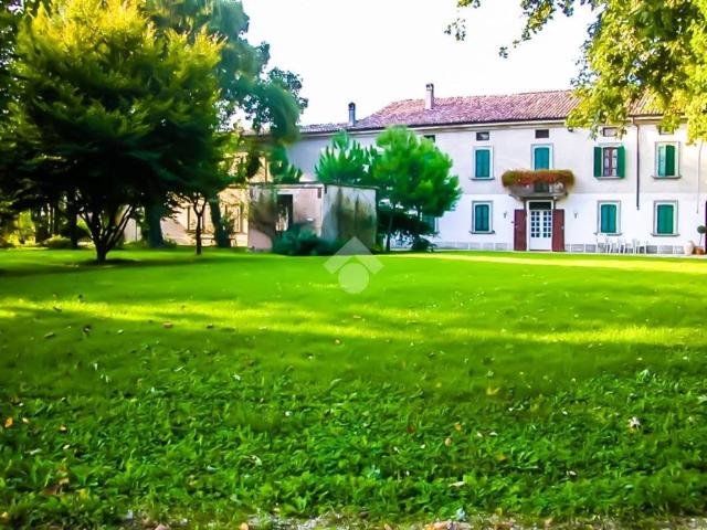 Villa Indipendente in vendita a Sacchetta, Colorno