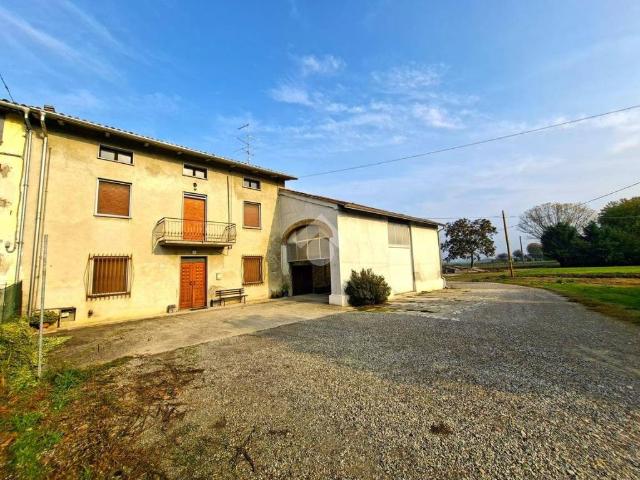 Villa Indipendente in vendita a Colorno, Reggio Emilia
