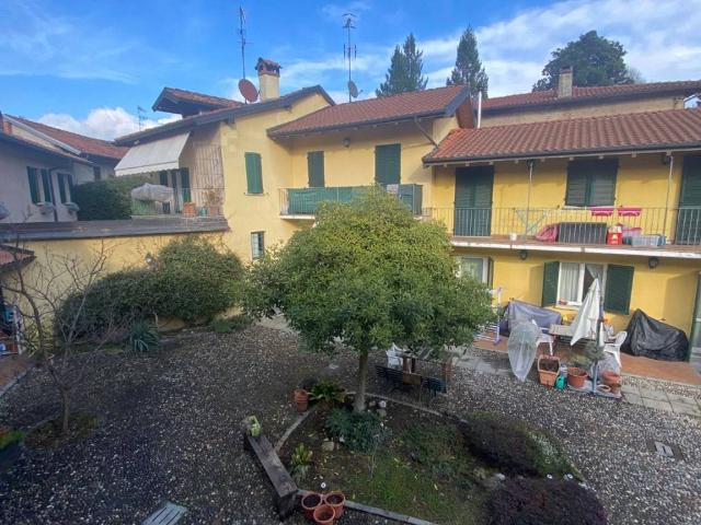 Villa Indipendente in vendita a Comabbio, Lombardia