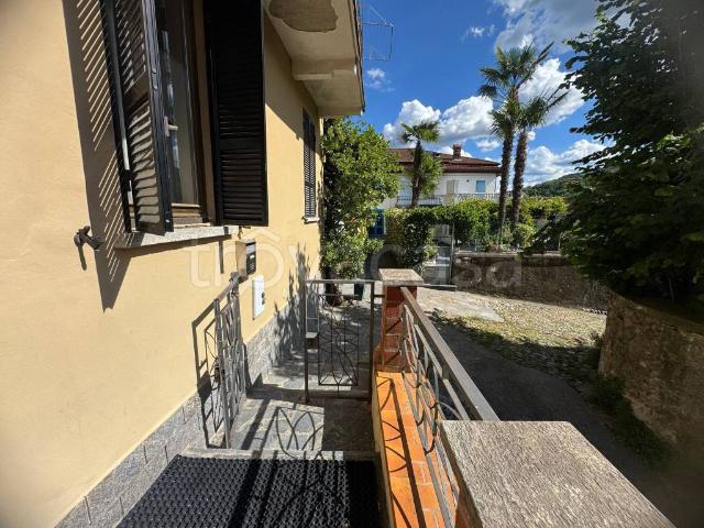 Villa Indipendente in vendita a Comabbio, Lombardia