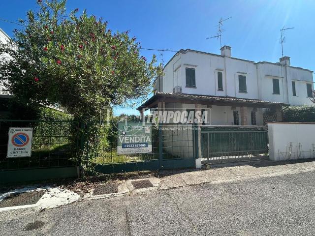 Villa Indipendente in vendita a Lido di Pomposa, Comacchio