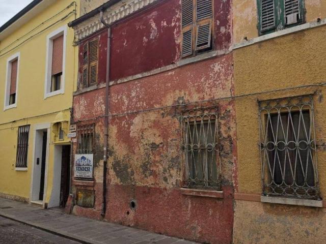Villa Indipendente in vendita a Comacchio, Ferrara