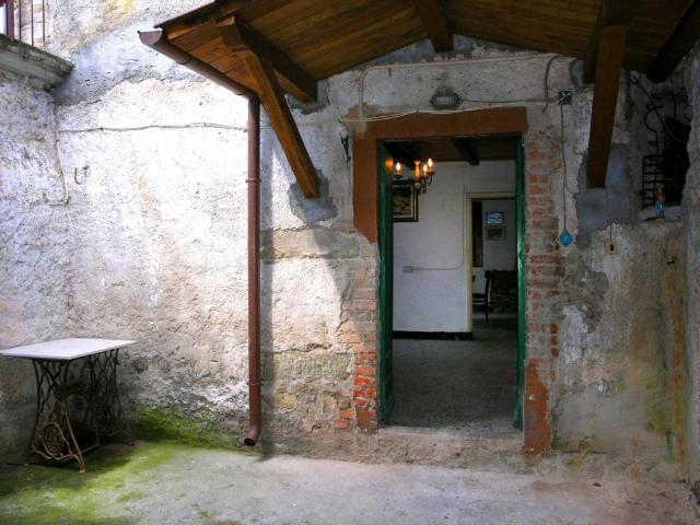 Villa Indipendente in vendita a Montale, Comano