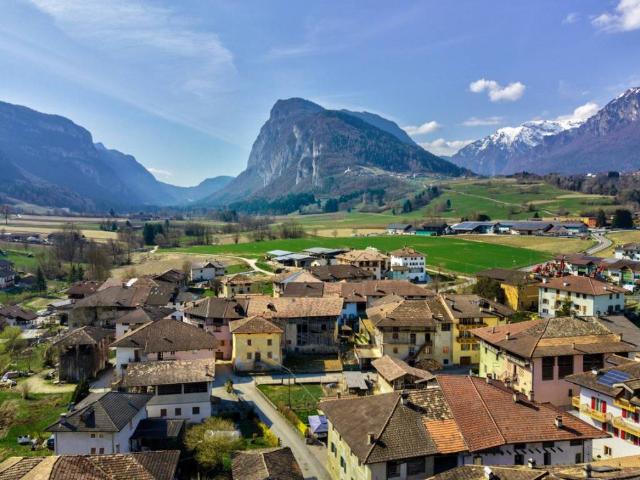 Villa Indipendente in vendita a Comunità delle Giudicarie, Comano