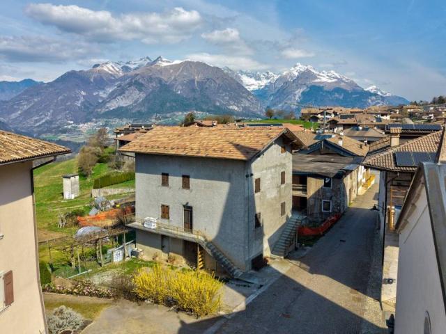 Villa Indipendente in vendita a Comunità delle Giudicarie, Comano
