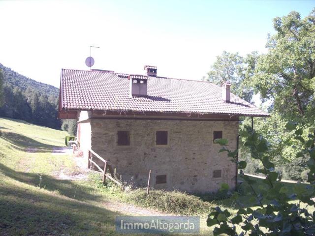 Villa Indipendente in vendita a Comunità delle Giudicarie, Comano