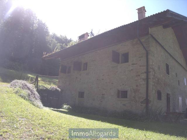 Villa Indipendente in vendita a Vigo Lomaso, Comano Terme