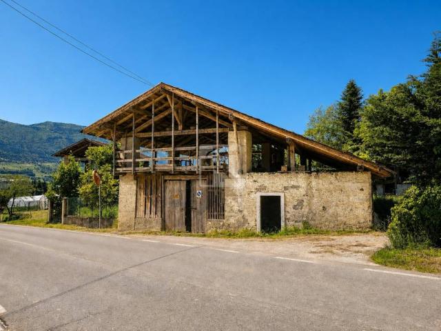 Villa Indipendente in vendita a Comunità delle Giudicarie, Comano