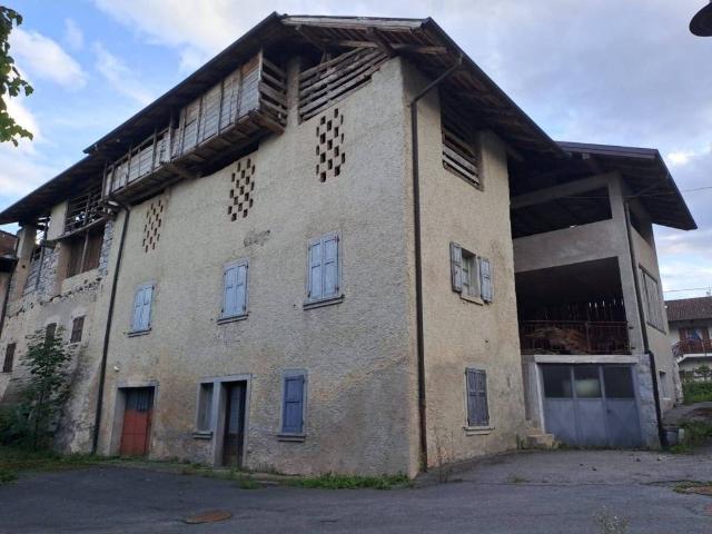 Villa Indipendente in vendita a Bono, Comano Terme