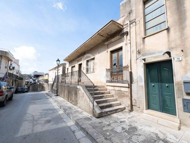 Villa Indipendente in vendita a Comiso, Ragusa