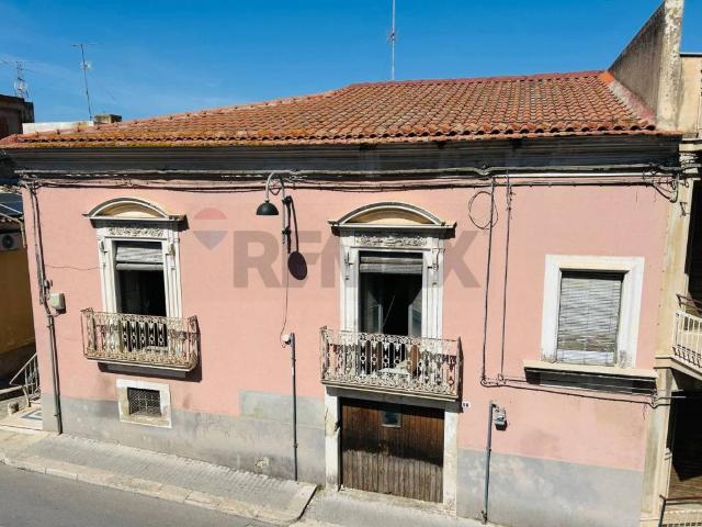 Villa Indipendente in vendita a Comiso, Sicilia