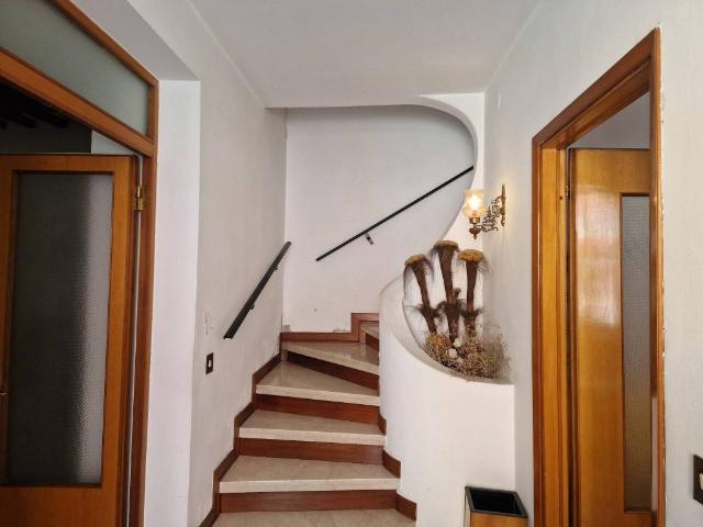 Villa Indipendente in vendita a Commessaggio, Lombardia