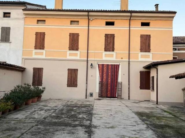 Villa Indipendente in vendita a Commessaggio, Lombardia
