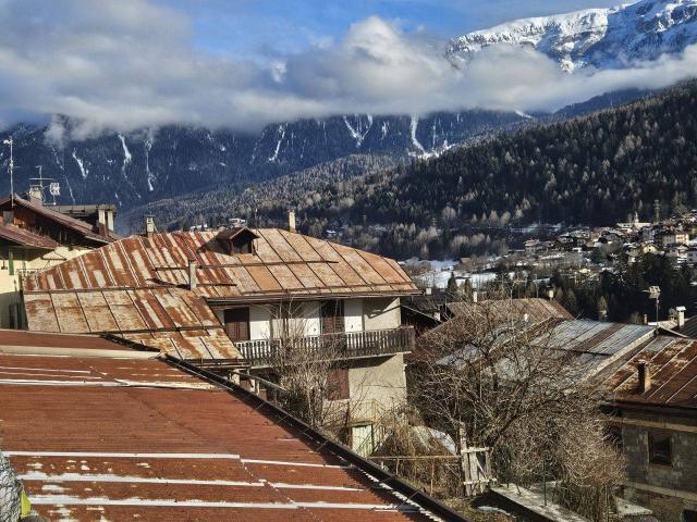 Villa Indipendente in vendita a Comunità della Valle di Sole, Commezzadura