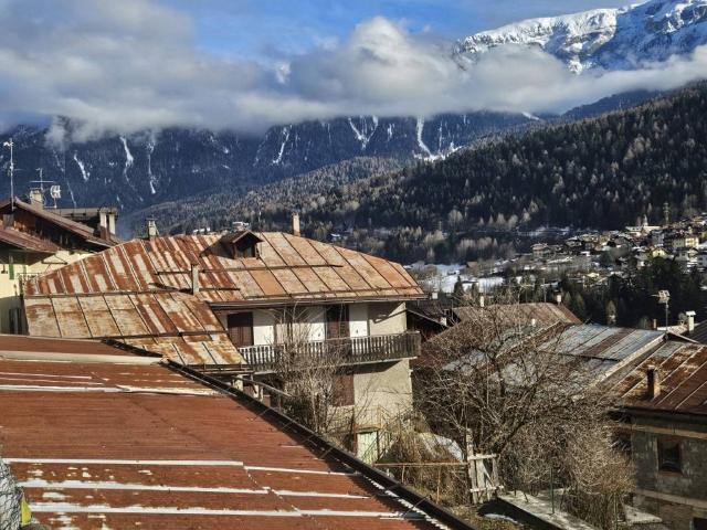 Villa Indipendente in vendita a Comunità della Valle di Sole, Commezzadura