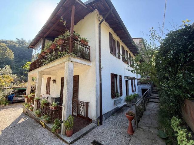 Villa Indipendente in vendita a Santa Marta, Como