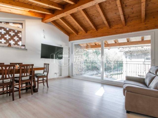 Villa Indipendente in vendita a Como, Lombardia