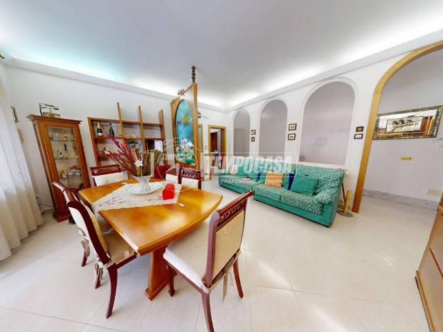 Villa Indipendente in vendita a Camerlata, Como