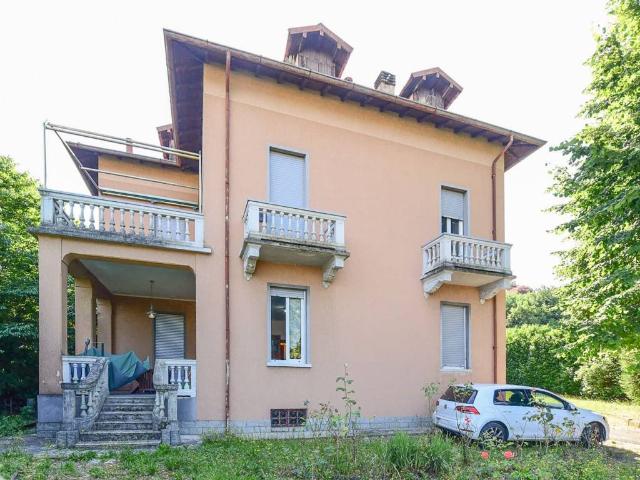 Villa Indipendente in vendita a Como