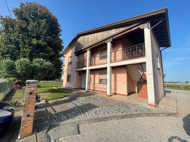 Villa Indipendente in vendita a Concordia Sagittaria, Veneto