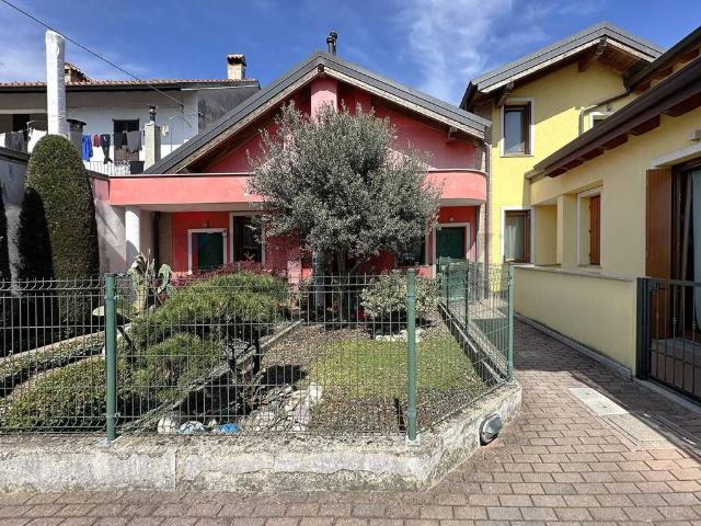 Villa Indipendente in vendita a Concorezzo, Lombardia