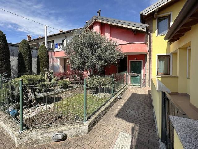 Villa Indipendente in vendita a Concorezzo, Lombardia