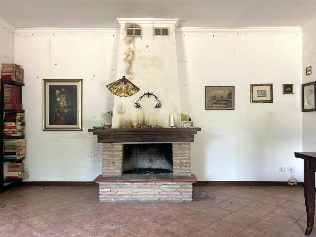 Villa Indipendente in vendita a Configni, Lazio