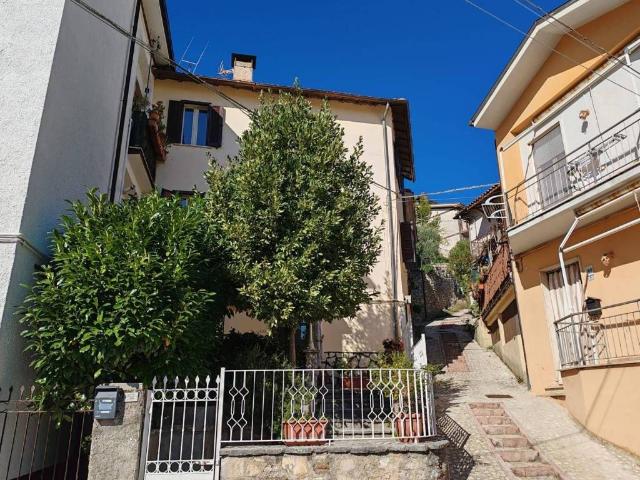 Villa Indipendente in vendita a Contigliano, Lazio