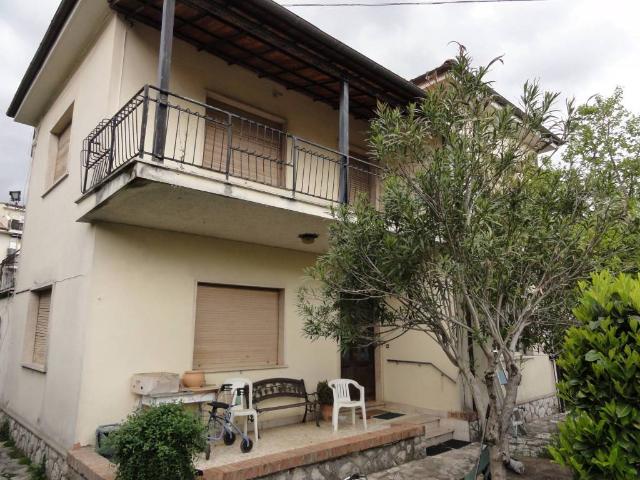 Villa Indipendente in vendita a Contigliano, Lazio