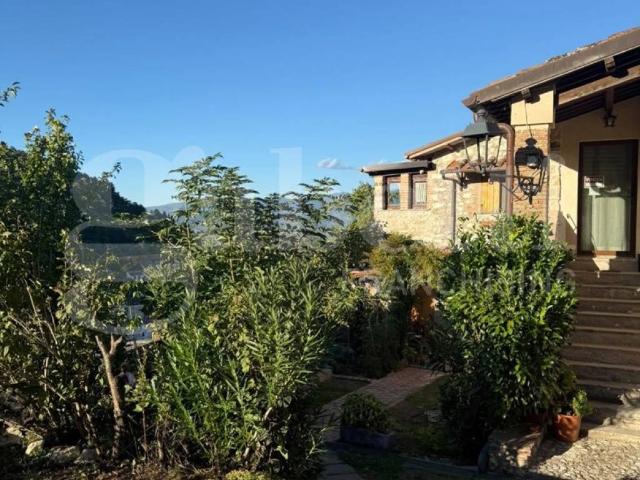 Villa Indipendente in vendita a Contigliano, Rieti