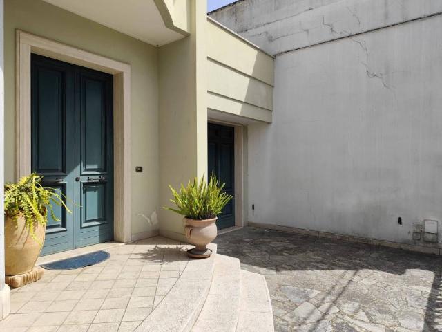 Villa Indipendente in vendita a Puglia, Lecce