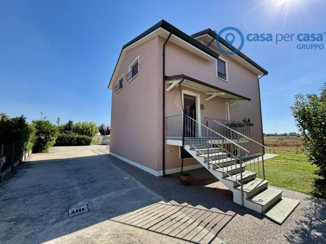 Villa Indipendente in vendita a Ponte San Pietro, Copparo
