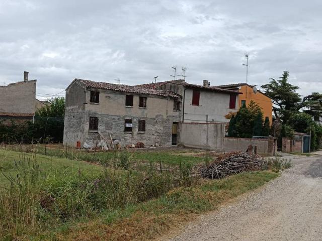 Villa Indipendente in vendita a Unione Terre e Fiumi, Copparo