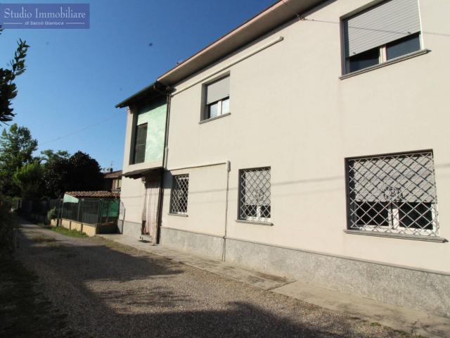 Villa Indipendente in vendita a Corana, Lombardia