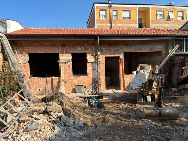 Villa Indipendente in vendita a Corbetta, Lombardia