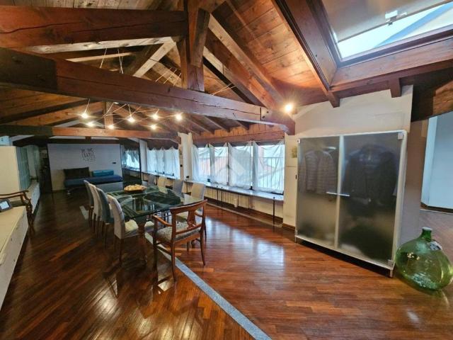 Villa Indipendente in vendita a Corbetta, Lombardia