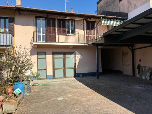 Villa Indipendente in vendita a Corbetta, Lombardia