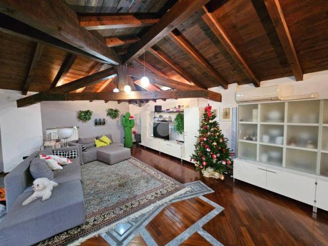 Villa Indipendente in vendita a Corbetta, Lombardia