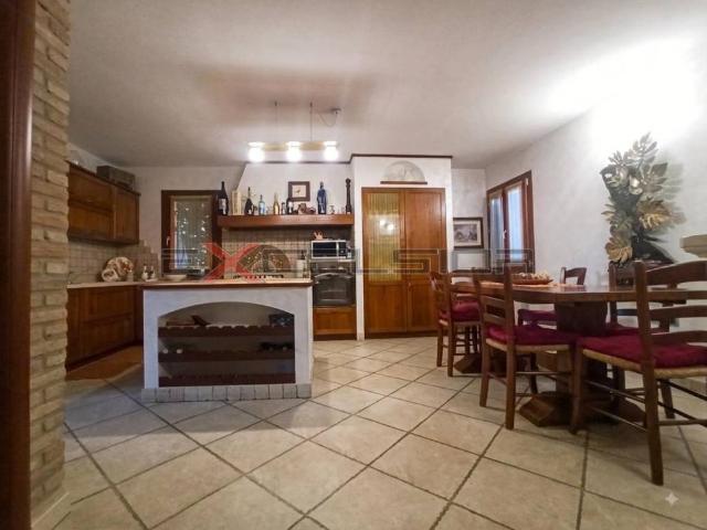 Villa Indipendente in vendita a Corbola, Veneto