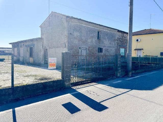 Villa Indipendente in vendita a Sagrati, Corbola