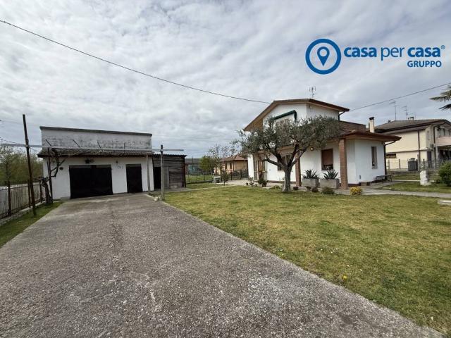 Villa Indipendente in vendita a Corbola, Veneto